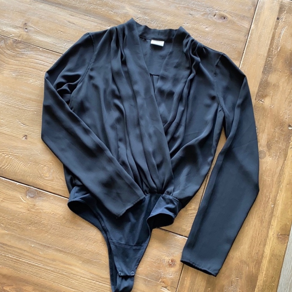 NWOT | Aritzia | Babaton Bodysuit ✨